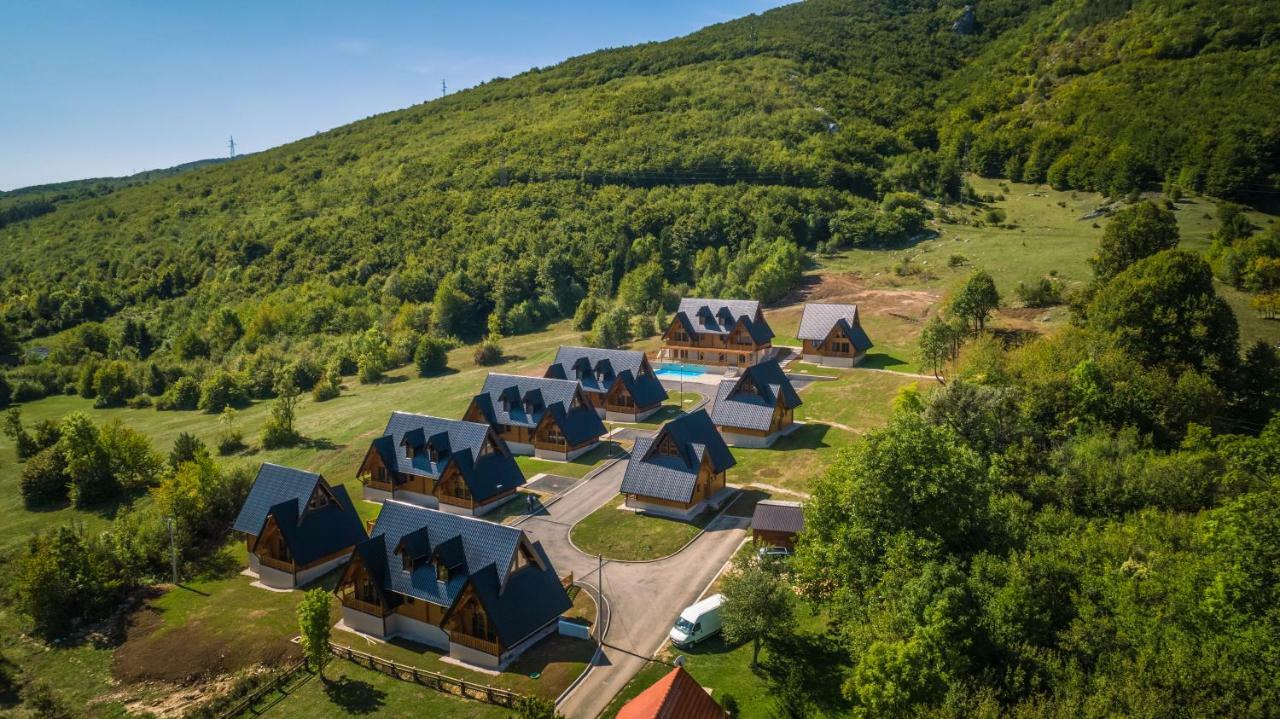 Hotel Wooden Houses Macola Korenica Exteriér fotografie