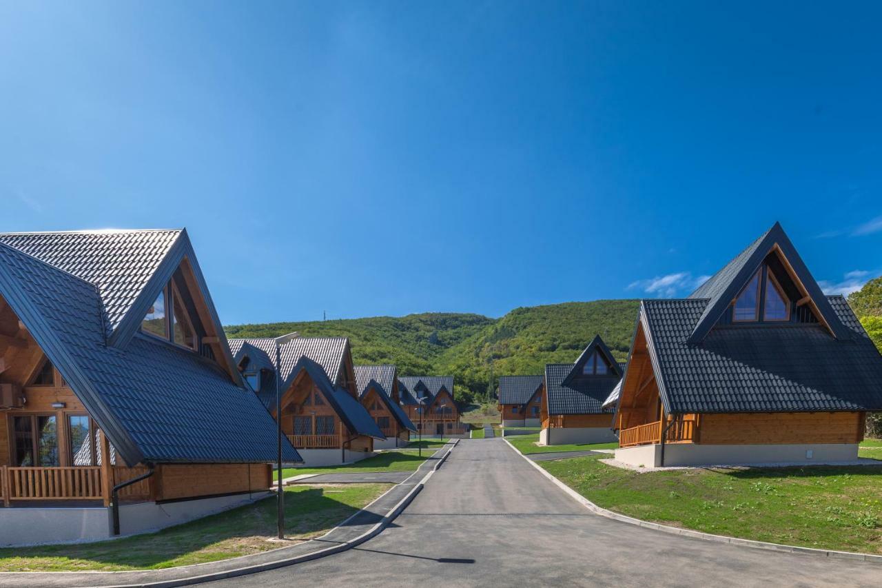 Hotel Wooden Houses Macola Korenica Exteriér fotografie